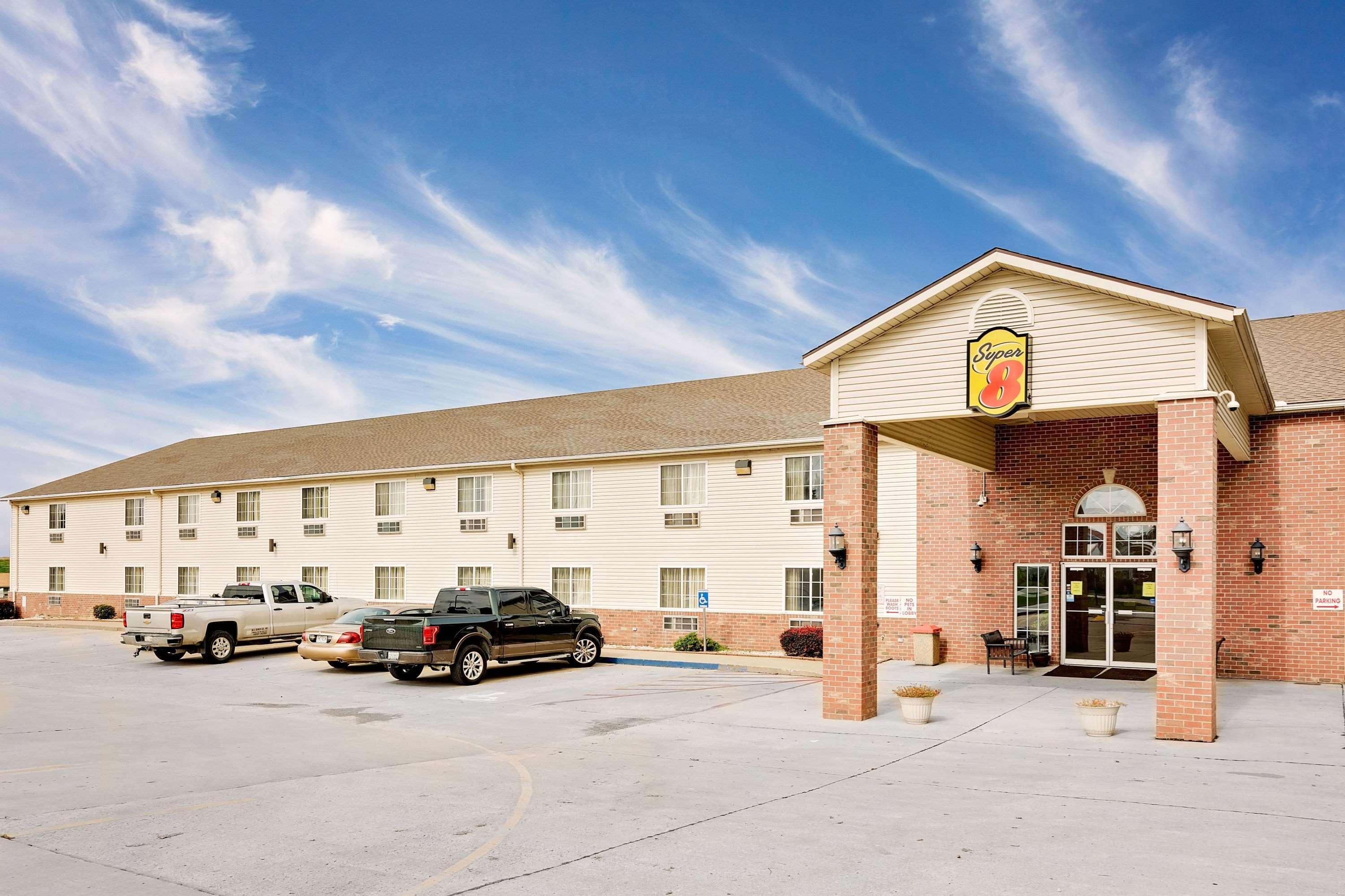 Super 8 By Wyndham Mound City Exterior photo